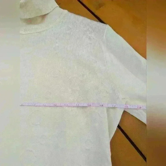 Select Trend off white Turtle Neck Sweater  - XL. BNWOT - Picture 3 of 4